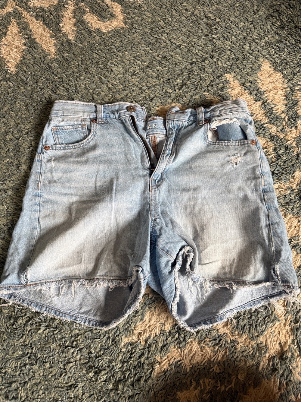American Eagle Outfitters Light Blue Distressed Men’s Jean Shorts